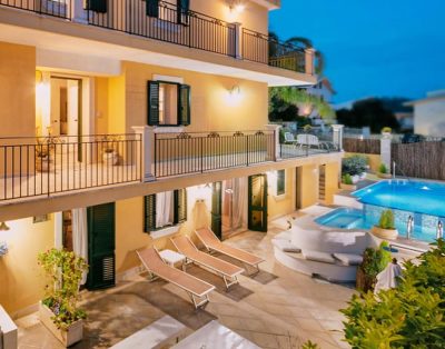 Private: Villa Magda