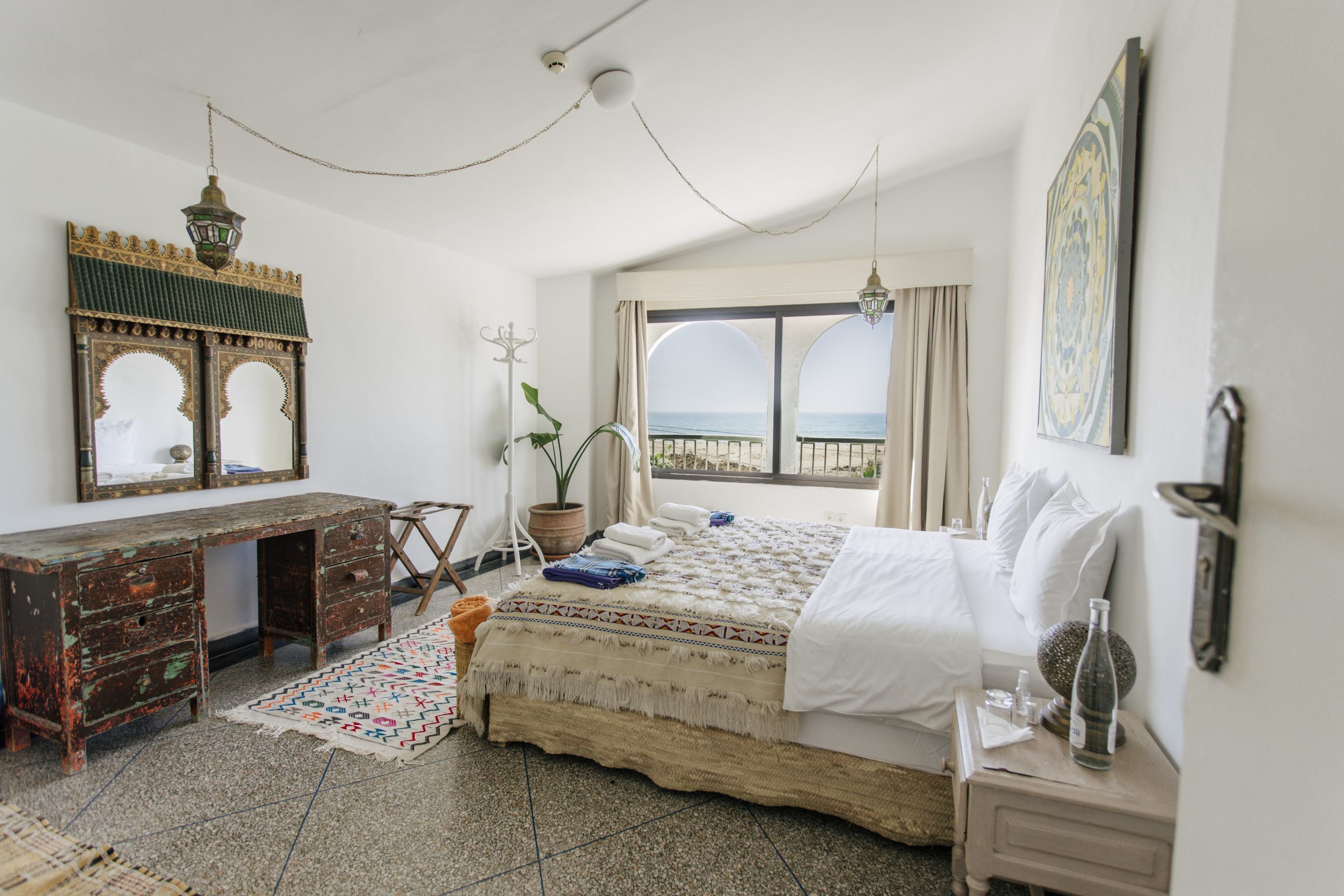 Large ocean-view bedroom at Villa Mandala