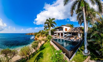 Retreat Venues in Mexico with private beach: Casa Tres Reinas