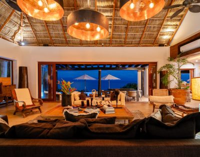 Casa Tres Reinas, Private Oceanfront Retreat Villa, Punta de Mita