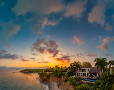 Casa Tres Reinas, Private Oceanfront Retreat Villa, Punta de Mita